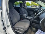 Used 2017 Chevrolet Equinox LT w/ Convenience Package image 6