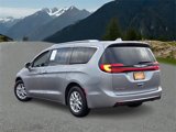 Used 2021 Chrysler Pacifica Touring-L image 4