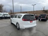 New 2025 Chrysler Pacifica Select image 5