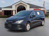 Used 2022 Chrysler Voyager LX image 2