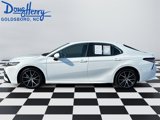Used 2023 Toyota Camry SE image 2