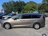 Used 2017 Chrysler Pacifica Touring-L image 3