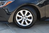 Used 2020 Toyota Corolla LE image 3