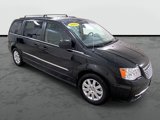 Used 2015 Chrysler Town & Country Touring image 5