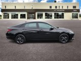Certified 2022 Hyundai Elantra SEL w/ Convenience Package image 2
