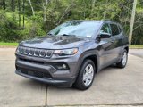 Used 2022 Jeep Compass Latitude image 2