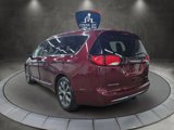 Used 2017 Chrysler Pacifica Limited image 3