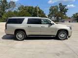 Used 2016 Cadillac Escalade ESV Luxury image 2