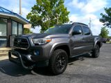 Used 2018 Toyota Tacoma SR5 image 2