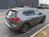 Used 2017 Nissan Rogue SL w/ SL Premium Package image 2