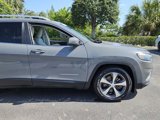 Used 2019 Jeep Cherokee Limited image 2