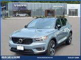 Certified 2022 Volvo XC40 T5 R-Design w/ Climate Package image 2