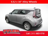 Used 2025 Kia Soul LX w/ Option Group 015 image 5