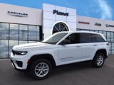 Used 2023 Jeep Grand Cherokee Laredo X image 4