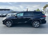 Used 2022 Toyota Highlander XLE image 2