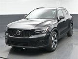 Used 2023 Volvo XC40 B4 Ultimate image 3