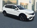 Used 2022 Volkswagen Tiguan SE w/ Panoramic Sunroof Package image 2