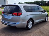 Used 2020 Chrysler Pacifica Touring-L image 3