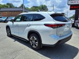 Used 2022 Toyota Highlander XLE image 4