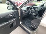 Used 2019 Jeep Cherokee Latitude w/ Popular Appearance Group image 4