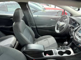 Used 2017 Chevrolet Cruze LT w/ Convenience Package image 5