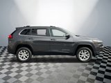 Used 2016 Jeep Cherokee Latitude image 2