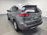Used 2017 Nissan Rogue SV w/ SV Premium Package image 5