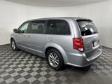 Used 2016 Dodge Grand Caravan SE image 3