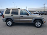 Used 2005 Jeep Liberty Sport image 2