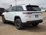 New 2025 Jeep Grand Cherokee Altitude image 4