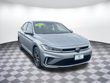 Used 2025 Volkswagen Jetta SE image 6