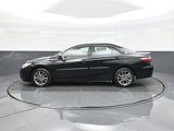 Used 2017 Toyota Camry SE image 4