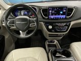 Used 2021 Chrysler Pacifica Touring-L image 5