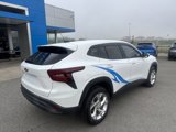 Used 2024 Chevrolet Trax LS w/ LS Convenience Package image 4
