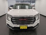 Used 2022 GMC Terrain SLT w/ Infotainment Package II image 2