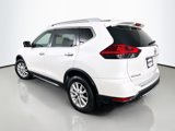 Used 2017 Nissan Rogue SV w/ SV Premium Package image 5