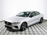 Certified 2025 Volvo S60 B5 Core image 3