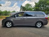 Used 2018 Toyota Sienna LE image 4