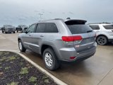 Used 2018 Jeep Grand Cherokee Laredo image 4