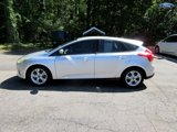 Used 2013 Ford Focus SE image 2