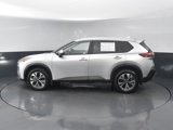 Used 2023 Nissan Rogue SV image 3