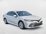 Used 2020 Toyota Camry XLE image 3