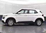 Used 2024 Hyundai Venue SE image 5