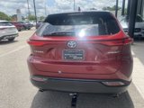 Used 2022 Toyota Venza image 3