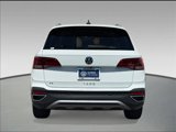 Certified 2022 Volkswagen Taos SE w/ Panoramic Sunroof Package image 5