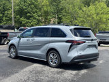 Used 2022 Toyota Sienna XLE Woodland Edition image 4