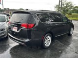 Used 2017 Chrysler Pacifica Touring-L Plus w/ Tire & Wheel Group image 5