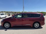 Used 2017 Chrysler Pacifica Touring-L Plus w/ Advanced Safetytec Group image 5