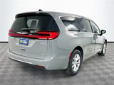 New 2025 Chrysler Pacifica Select image 4