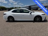 Used 2023 Toyota Camry SE image 3